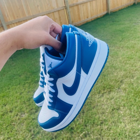 Air Jordan 1 Low - Picture 6 of 9